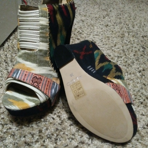 Wedges with Bag - Picture 2 of 4